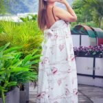 Vestido en lino con copas nude y estampado de sirenas — tiras graduables