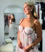 Vestido en lino con copas nude y estampado de sirenas — tiras graduables - Imagen 2