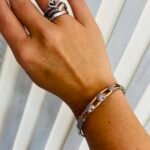 Brazalete dorado y plateado con mariposas y brillos ajustable