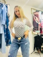 Body blanco con flores negras — manga larga y escote en la espalda - Imagen 2