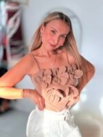 Top nude con flores — tiras delicadas y estilo femenino - Imagen 2