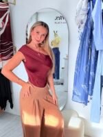 Body vino tinto asimétrico doble tela — elegante y en tendencia - Imagen 2