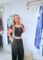 Pantalón negro Noches de París — doble pretina blanca y corte recto elegante