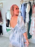 Vestido en lino estampado verde esmeralda — manga 3/4 y espalda con detalle