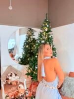 Vestido corto azul cielo – cuello halter, fluido y versátil TALLA ÚNICA - Imagen 2